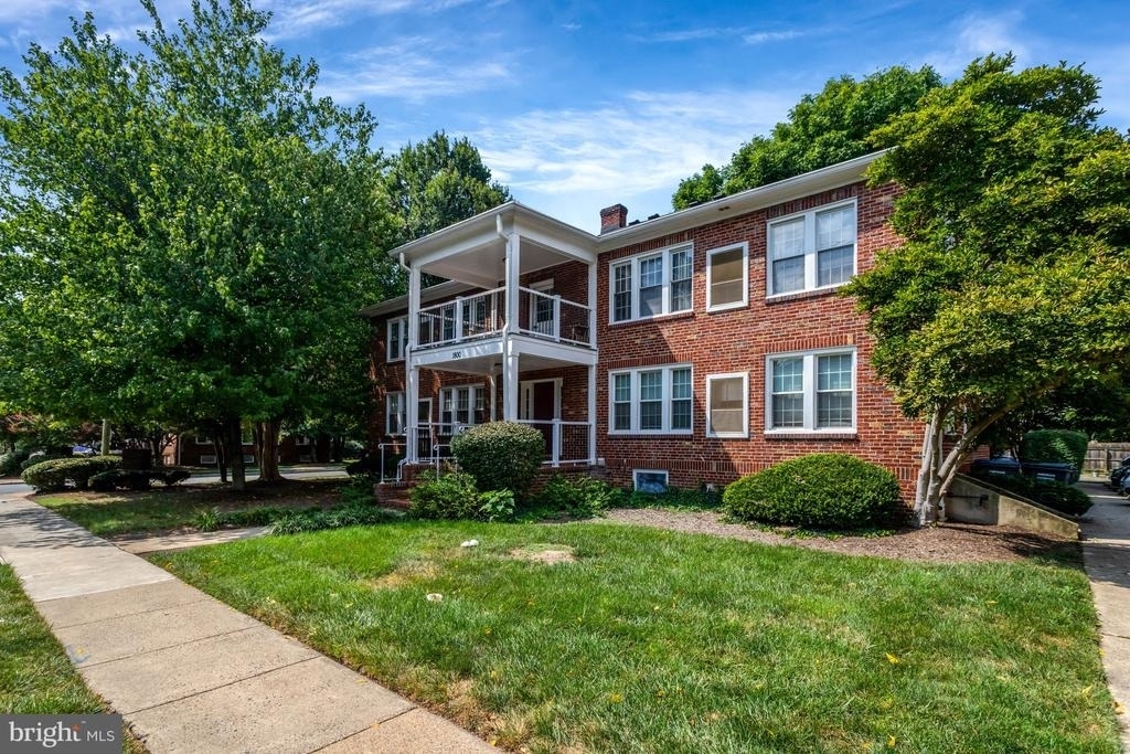 1800 Dewitt Avenue - Photo 1