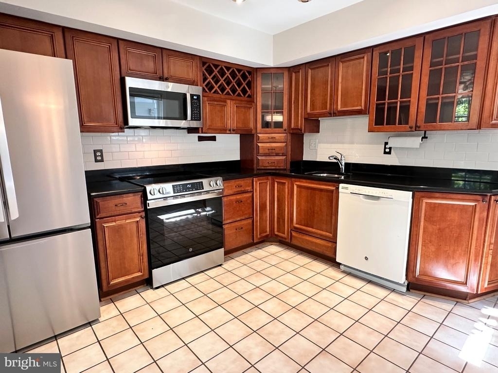 505 Carlisle Drive - Photo 2