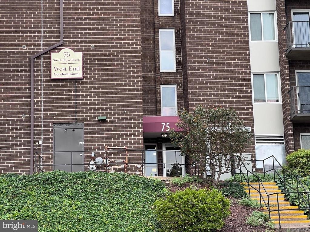 75 S Reynolds Street - Photo 0