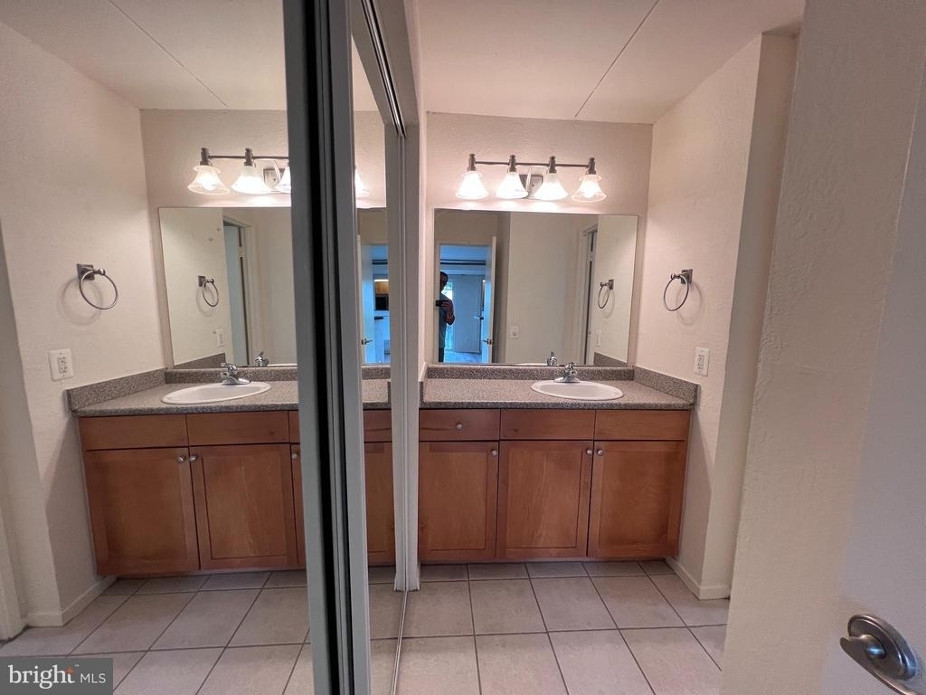 75 S Reynolds Street - Photo 17