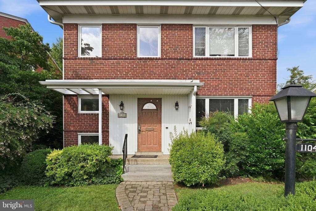 1104 S Cleveland Street - Photo 0