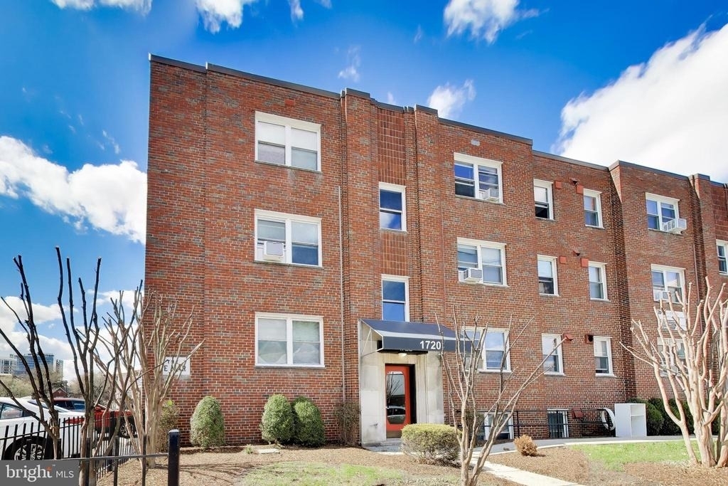 1722 N Quinn - Photo 0