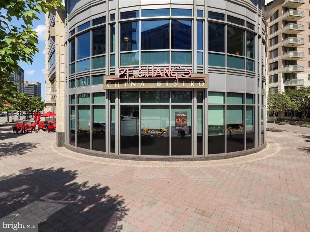 851 N Glebe Road N - Photo 31