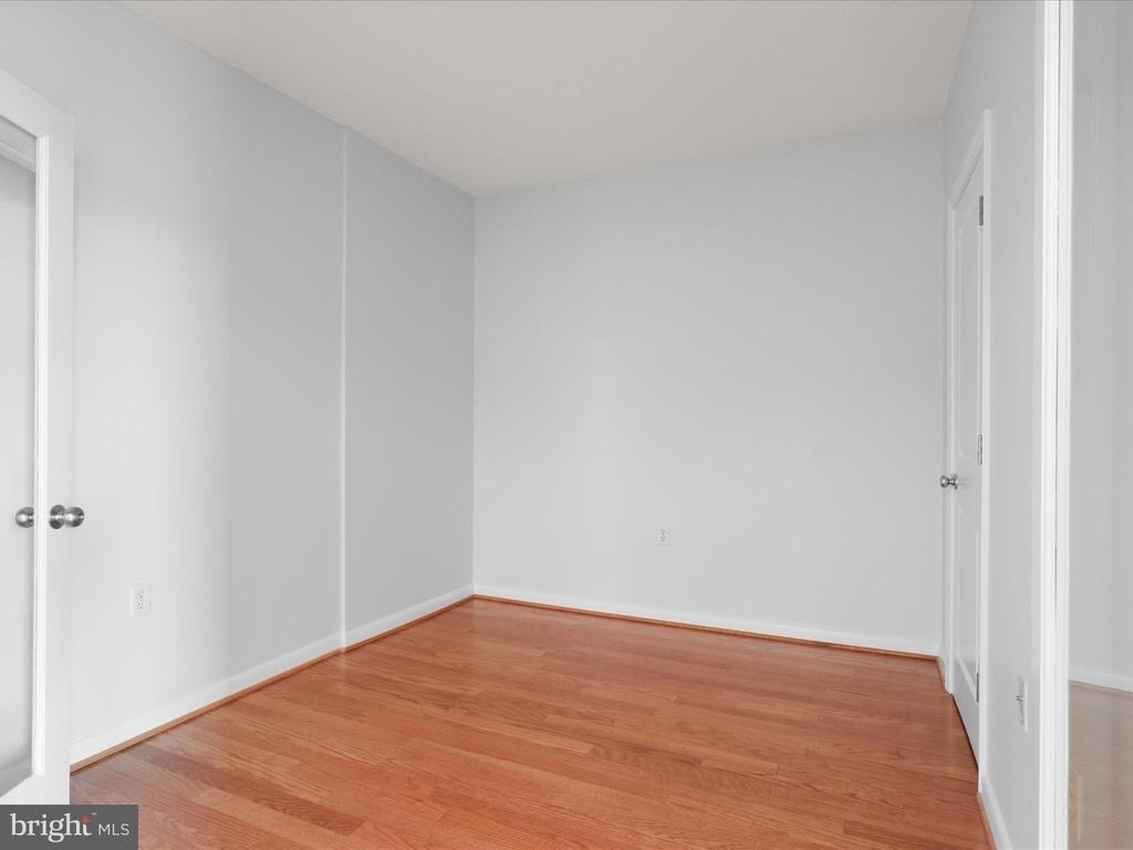 851 N Glebe Road N - Photo 14