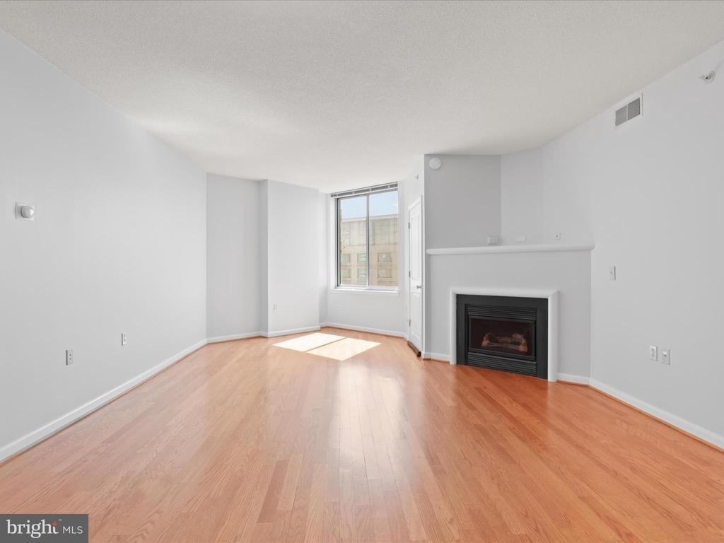 851 N Glebe Road N - Photo 11