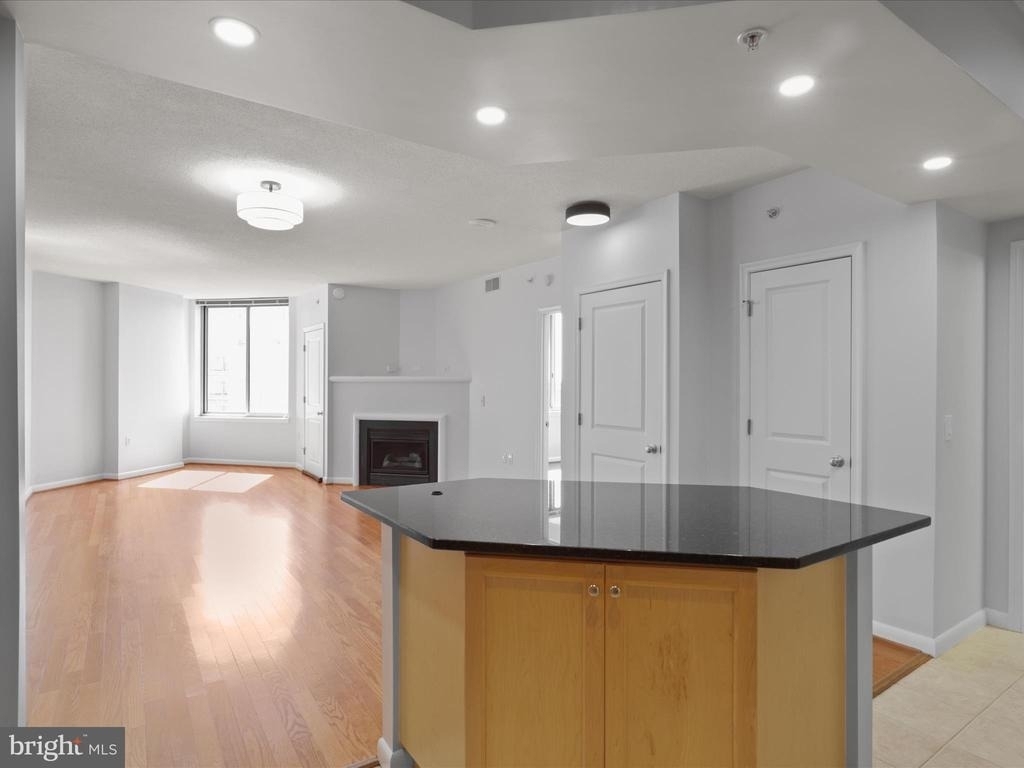 851 N Glebe Road N - Photo 10