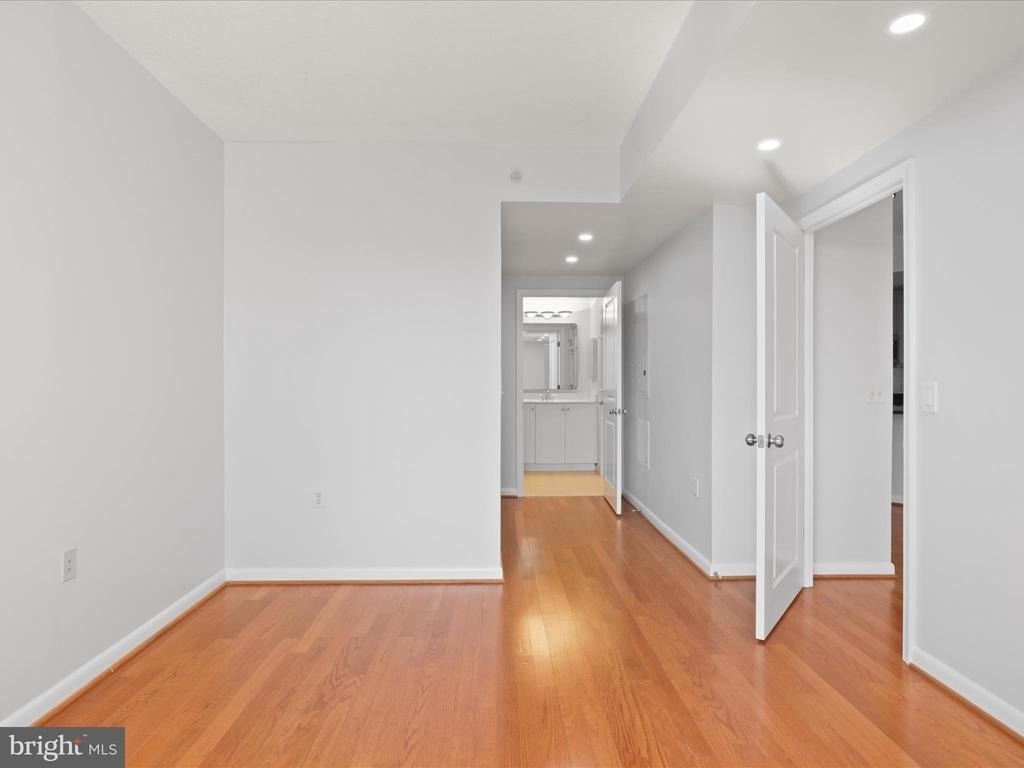 851 N Glebe Road N - Photo 17