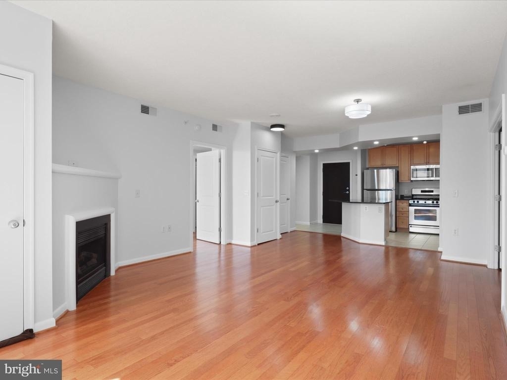 851 N Glebe Road N - Photo 12
