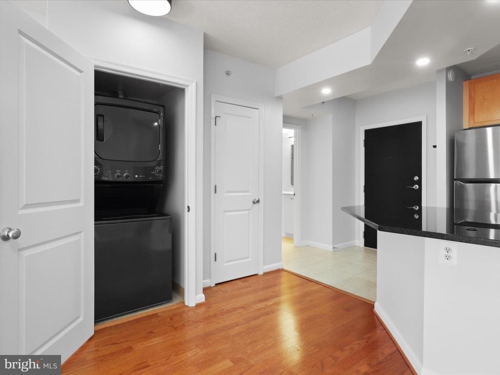 851 N Glebe Road N - Photo 9