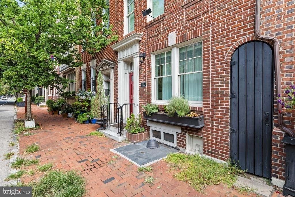 617 Pine Street - Photo 2