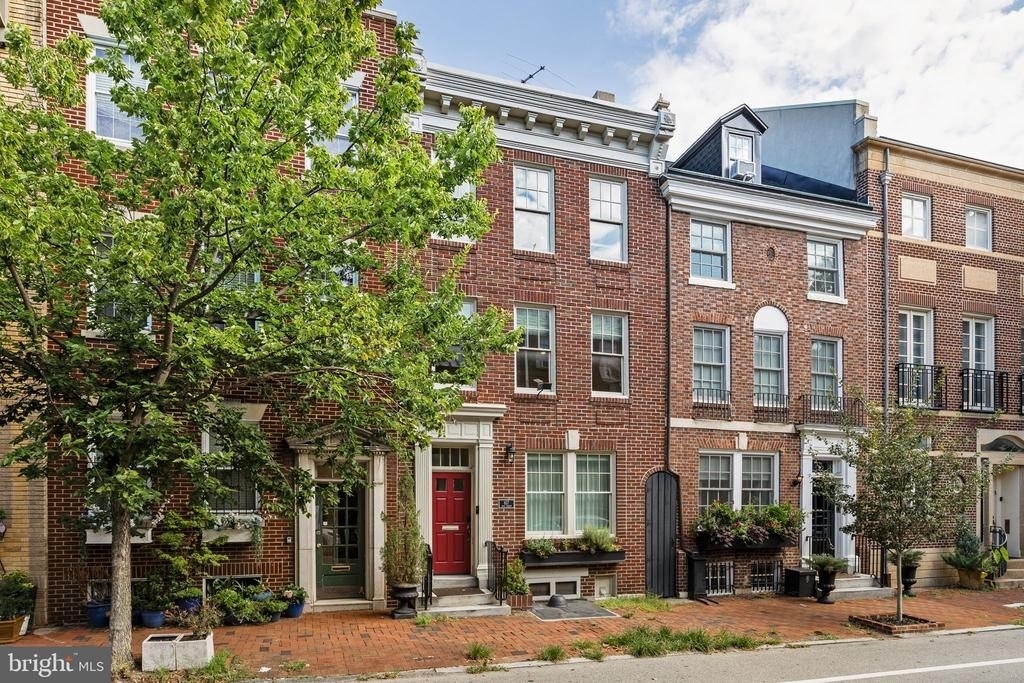 617 Pine Street - Photo 1