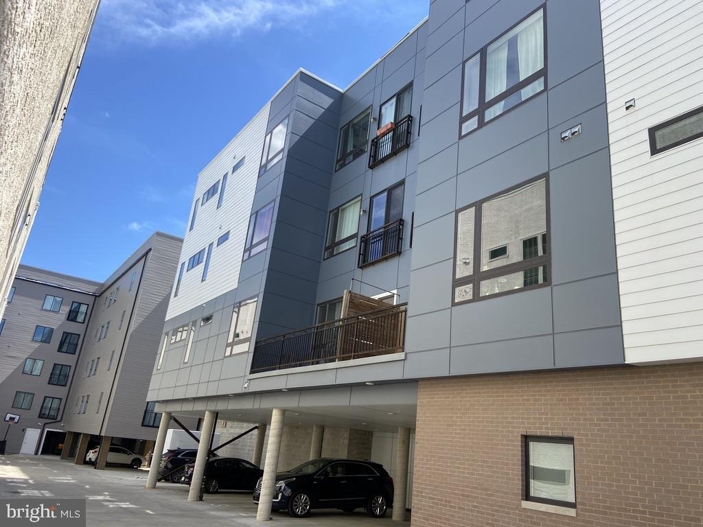 907 Leland Street - Photo 1