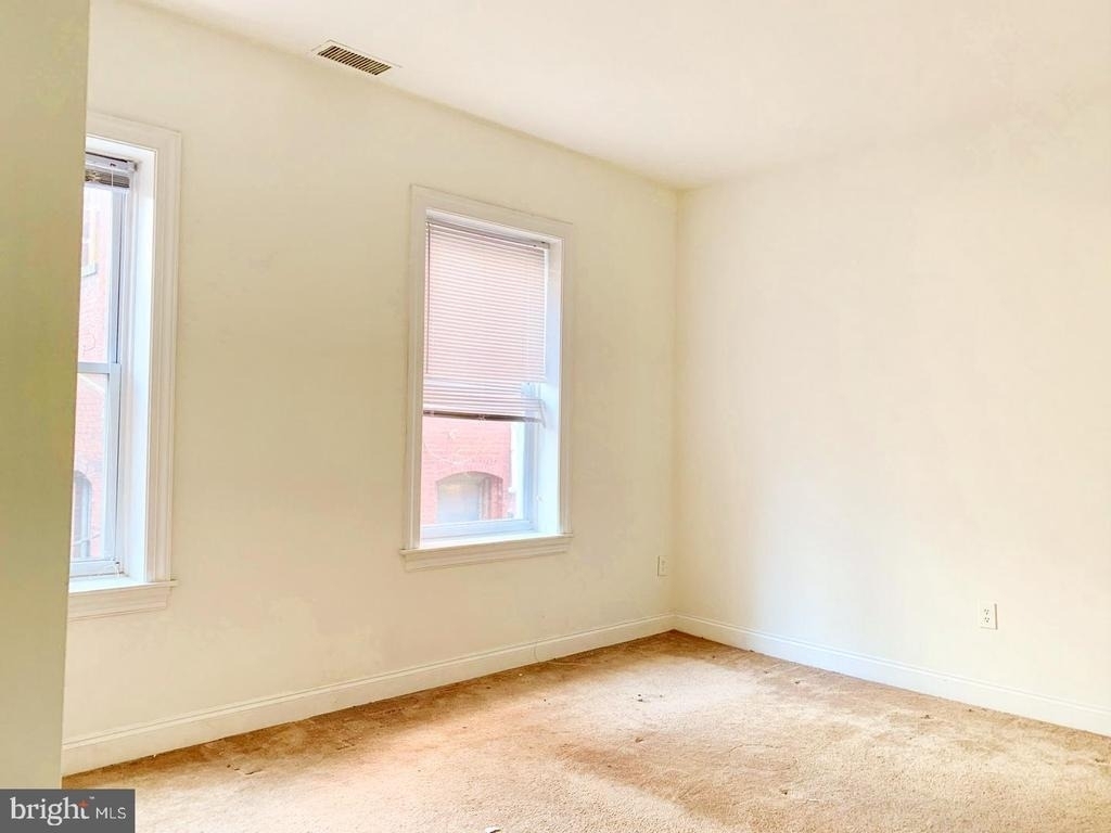 1211 Locust Street - Photo 6