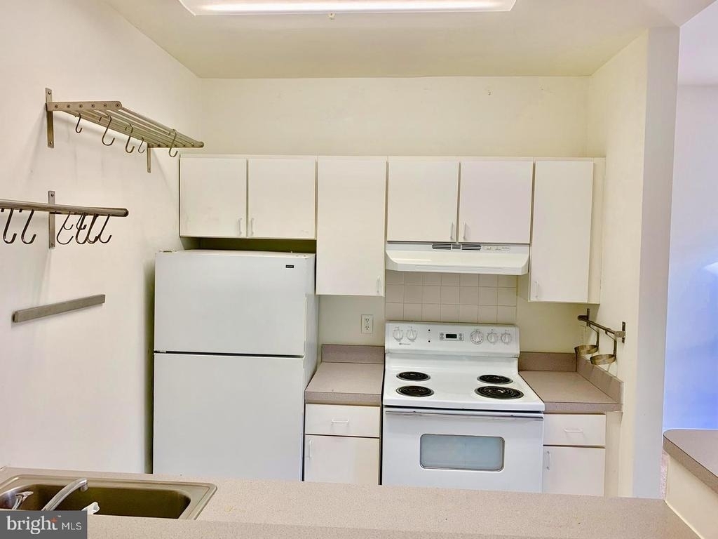 1211 Locust Street - Photo 3