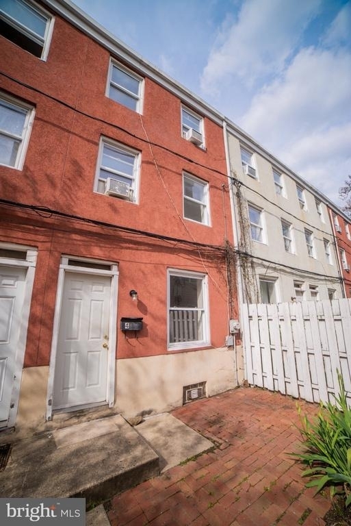 1305 N Lawrence Street - Photo 1