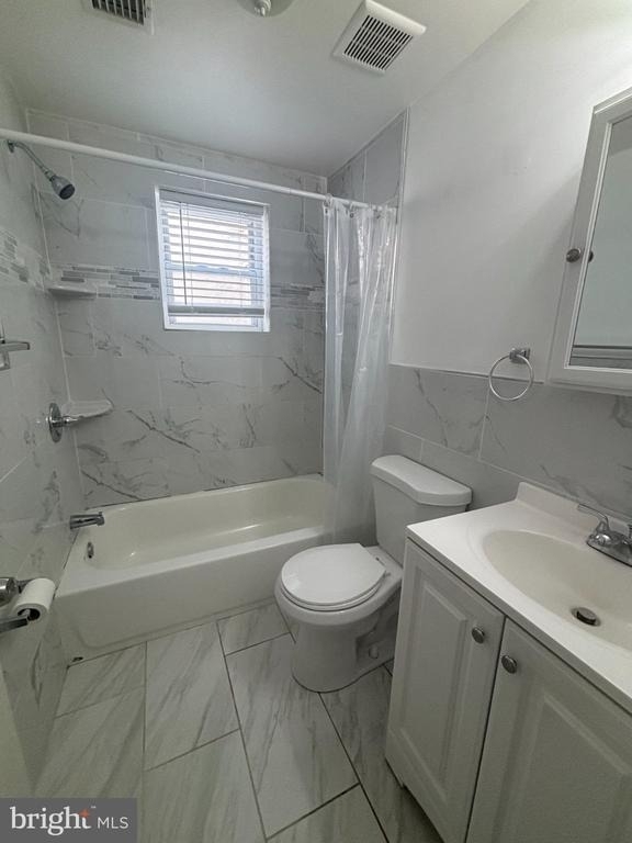530-532 Bainbridge Street - Photo 1