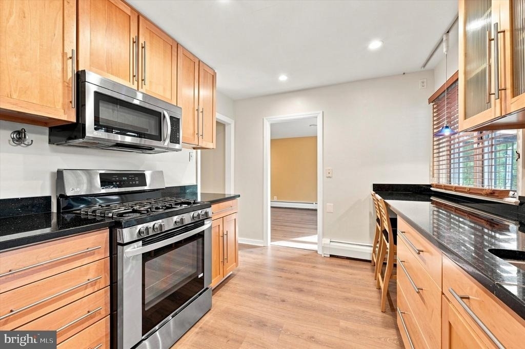 840 Delmont Drive - Photo 7
