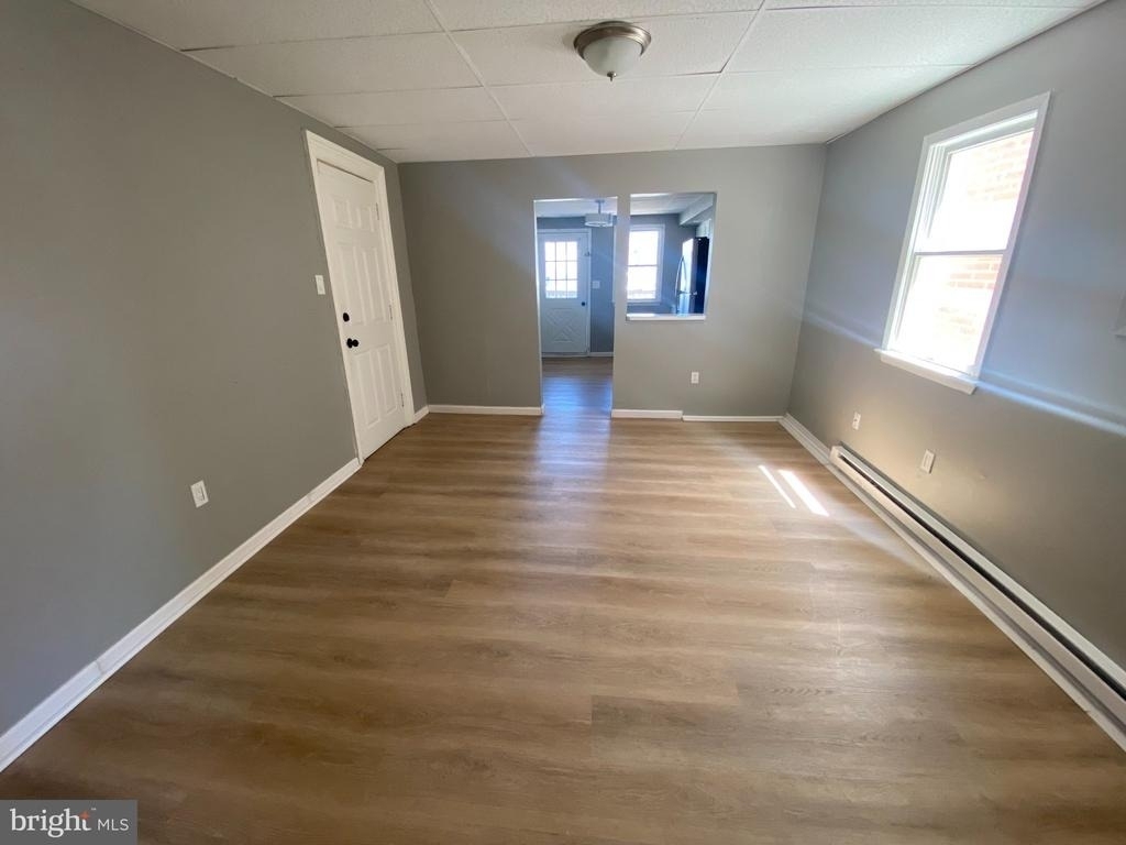 314 West Market Street - Photo 2