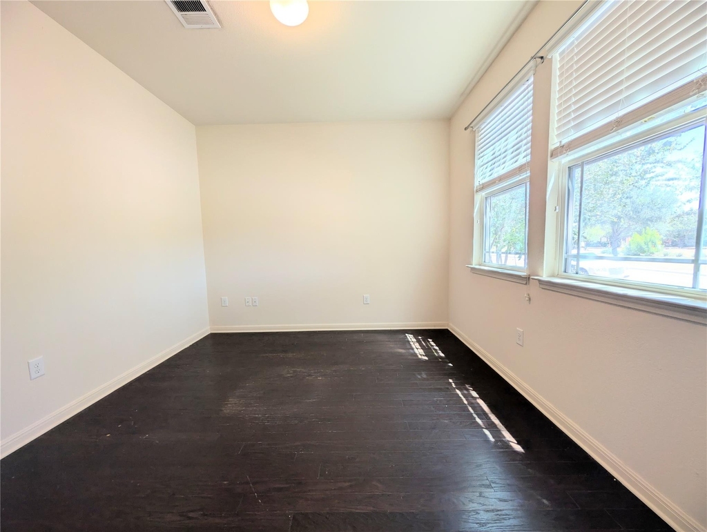 18410 Mammoth Cave Blvd - Photo 5