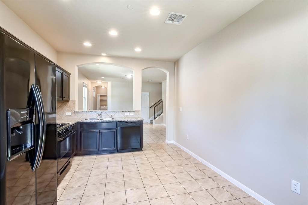 2880 Donnell Dr - Photo 11