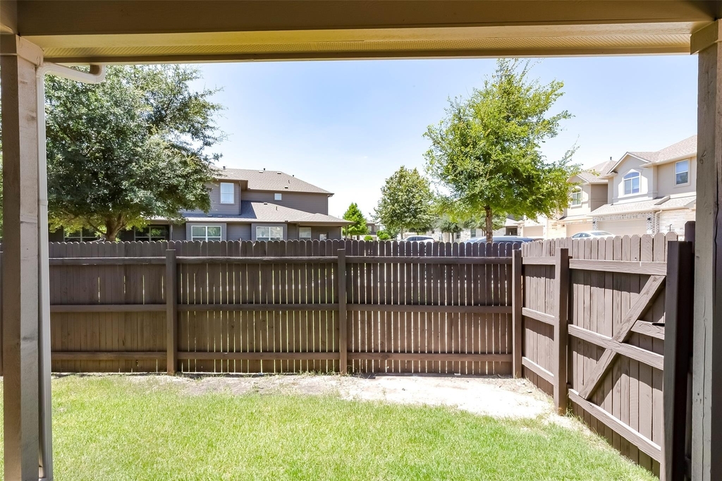 2880 Donnell Dr - Photo 33