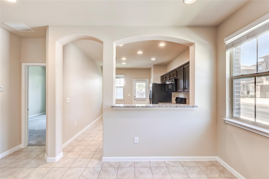2880 Donnell Dr - Photo 8