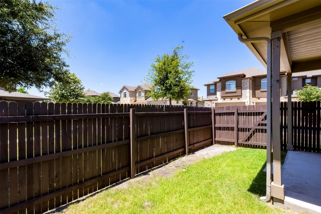 2880 Donnell Dr - Photo 32
