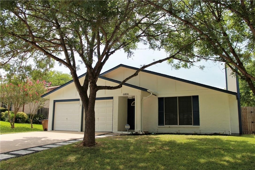 6806 Lunar Dr - Photo 0