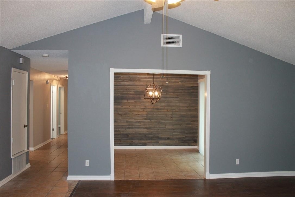 6806 Lunar Dr - Photo 3