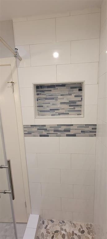 602 W 51st St - Photo 4