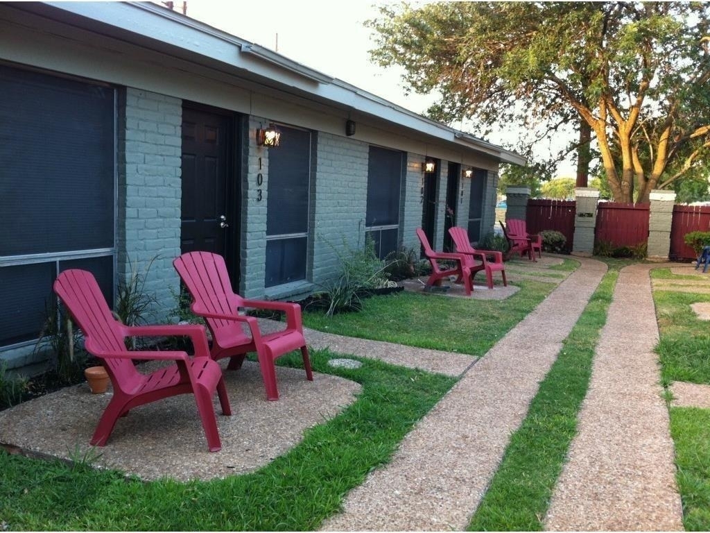 602 W 51st St - Photo 0