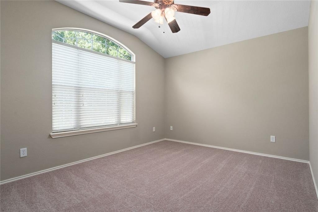 2633 Bolton St - Photo 13