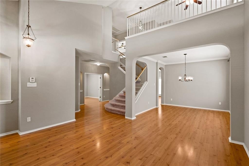 2633 Bolton St - Photo 1