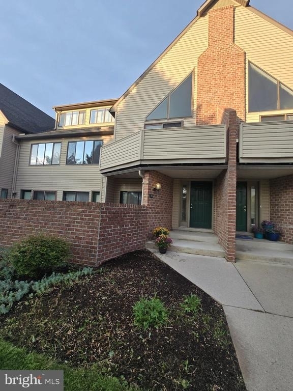 306 Cherrington Drive - Photo 0
