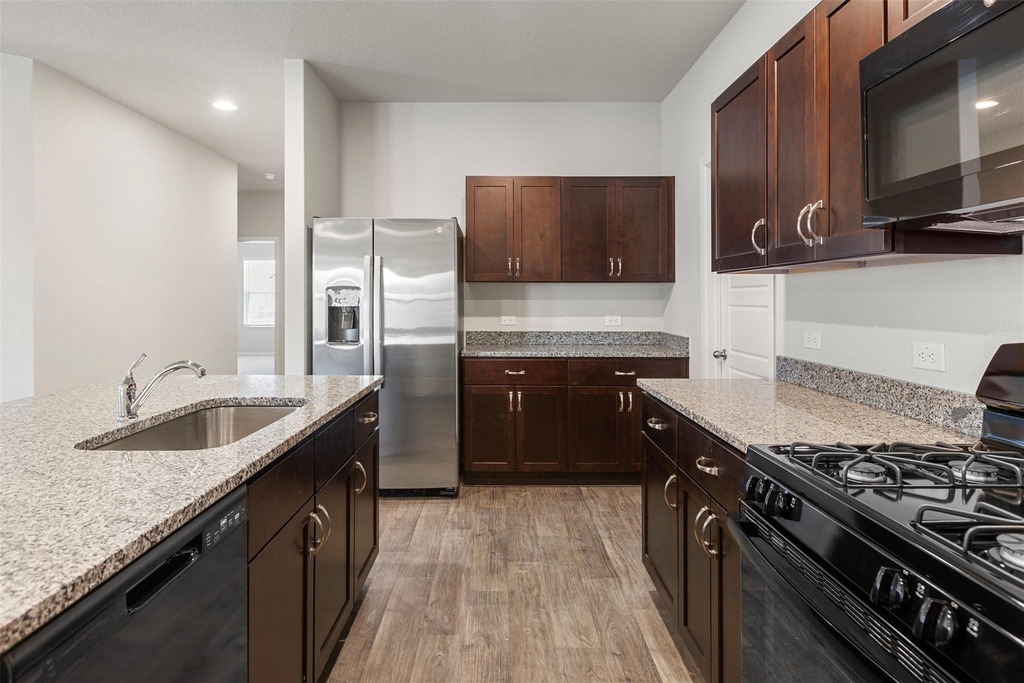 421 Hortus Dr - Photo 15