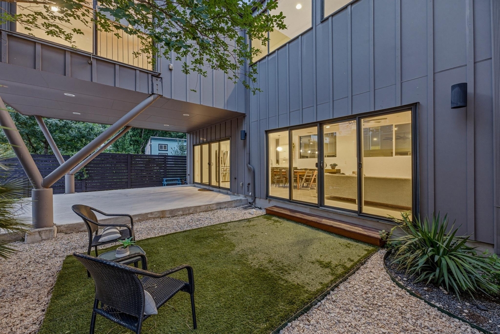 1606 Salina St - Photo 2