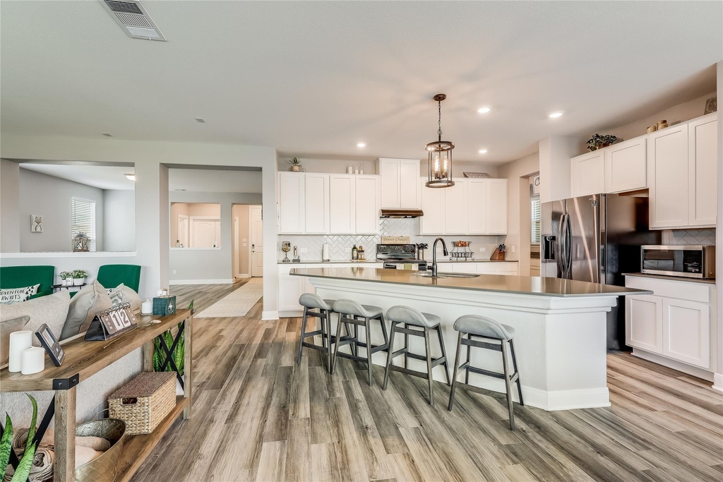 140 Auburn St - Photo 2