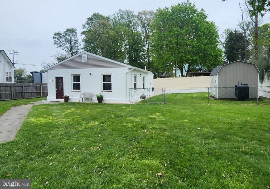 4435 Somers Avenue - Photo 22