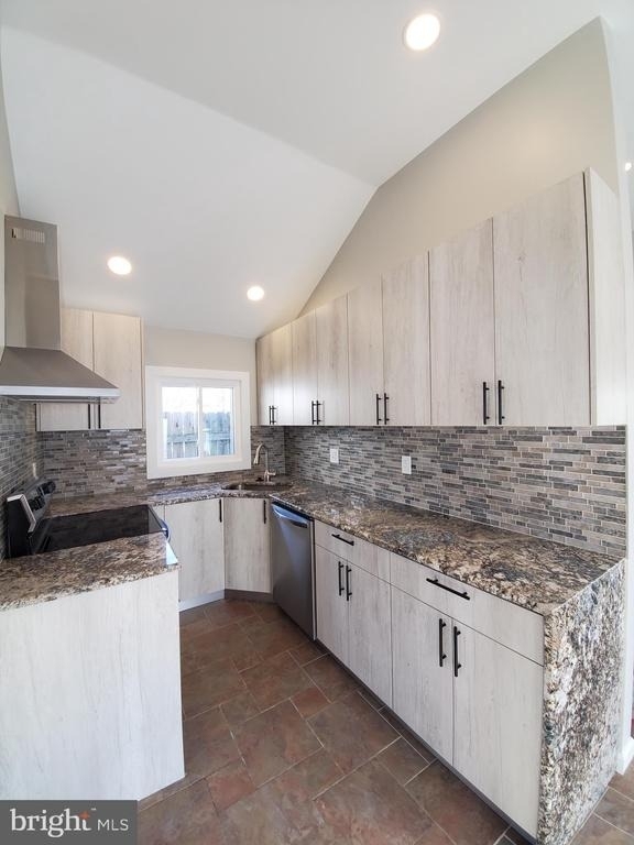 4435 Somers Avenue - Photo 13