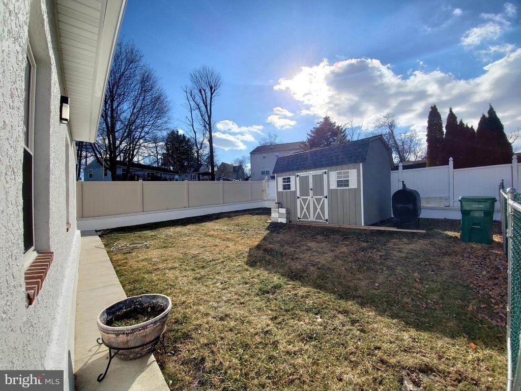 4435 Somers Avenue - Photo 27