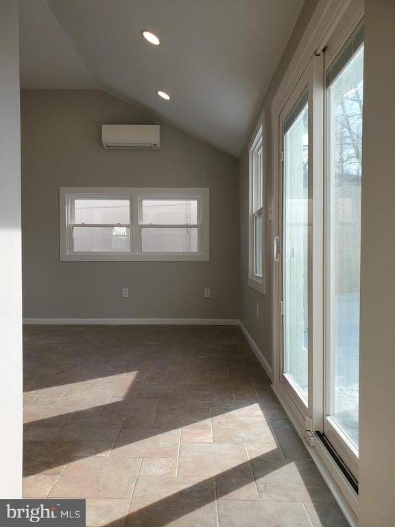 4435 Somers Avenue - Photo 18