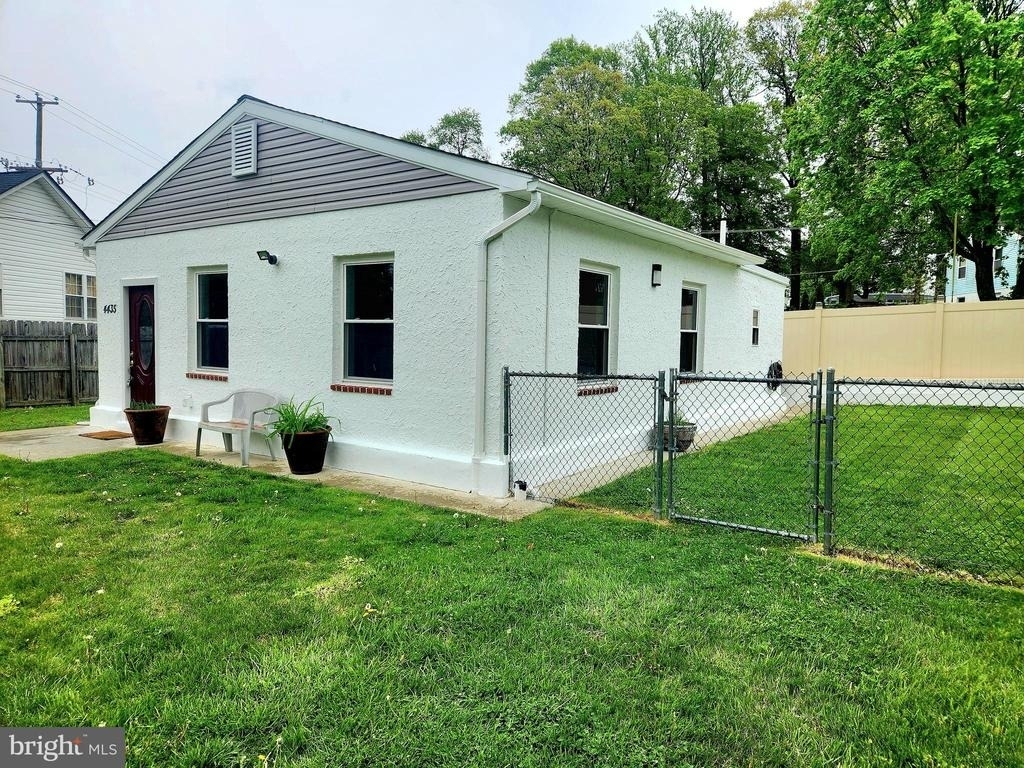 4435 Somers Avenue - Photo 23