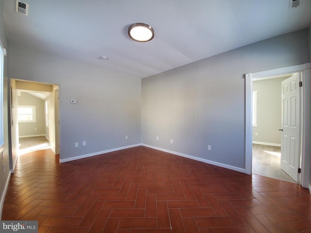 4435 Somers Avenue - Photo 5