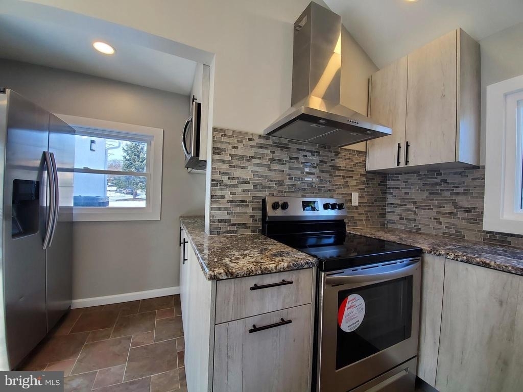 4435 Somers Avenue - Photo 14