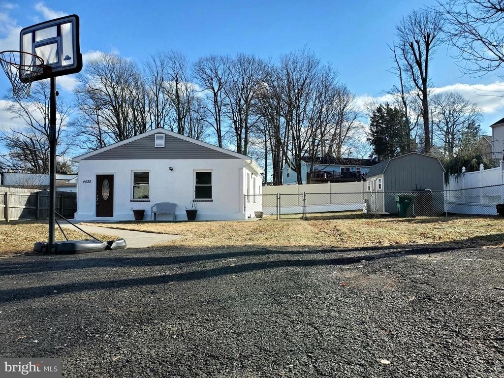 4435 Somers Avenue - Photo 26