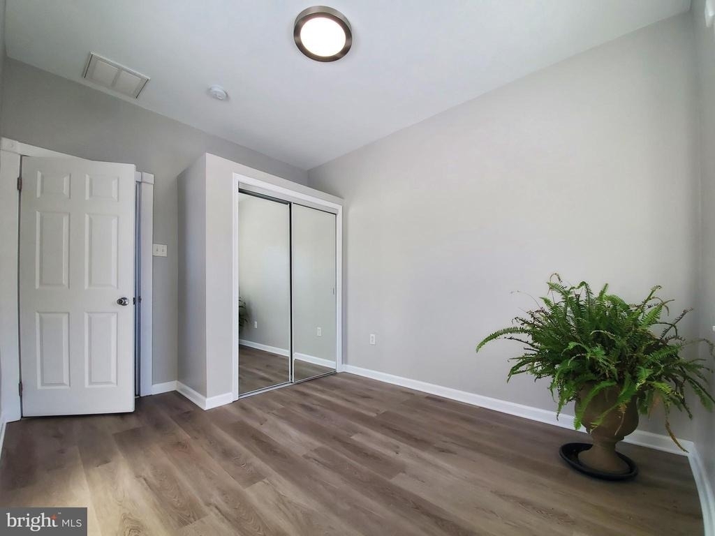 4435 Somers Avenue - Photo 11