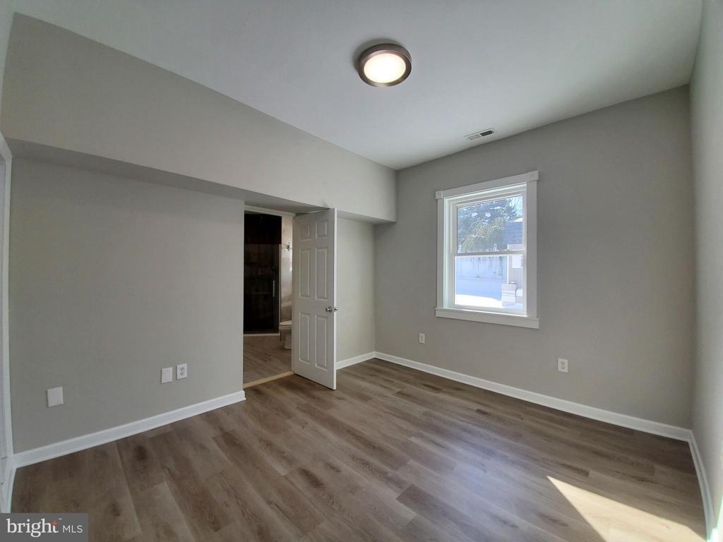 4435 Somers Avenue - Photo 6