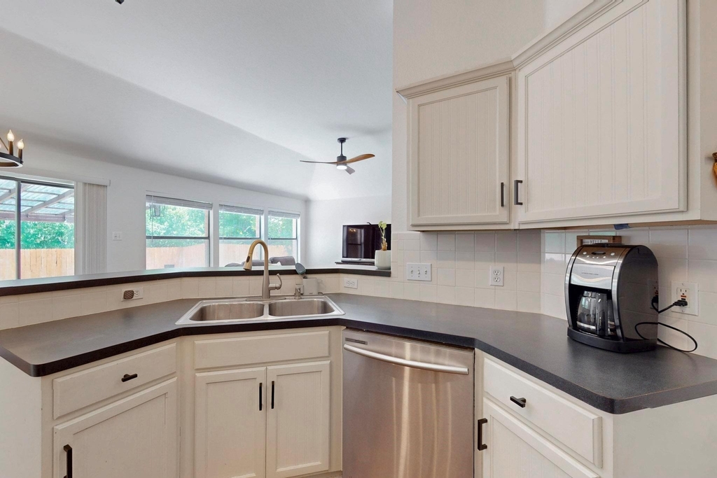 2508 Willow Way - Photo 11