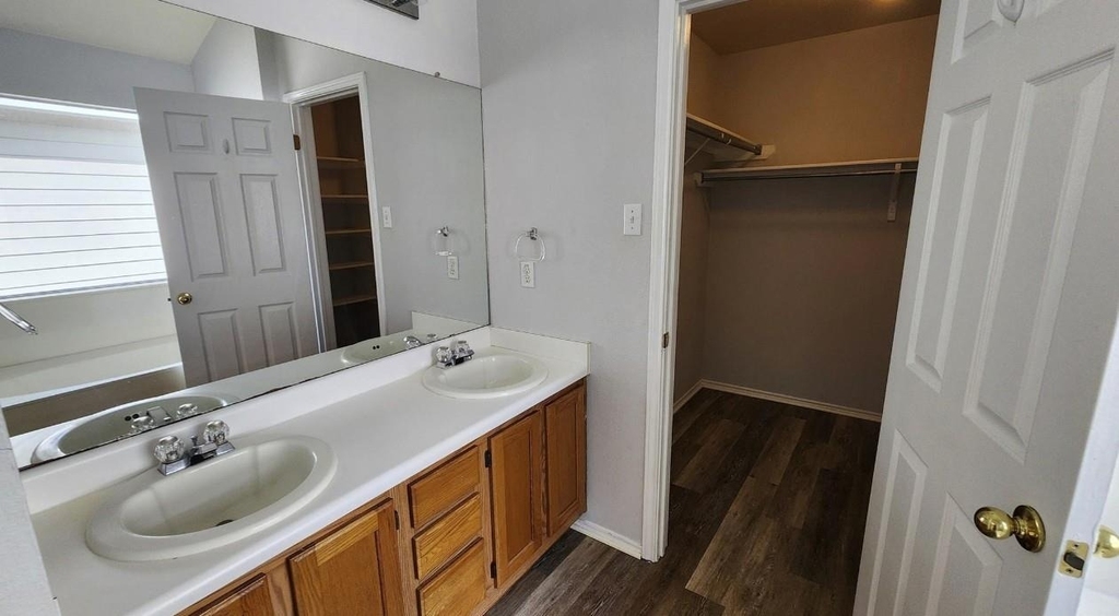 417 Jacky St - Photo 11