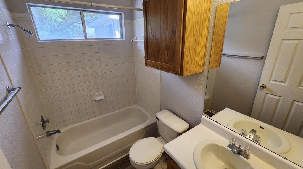 417 Jacky St - Photo 15